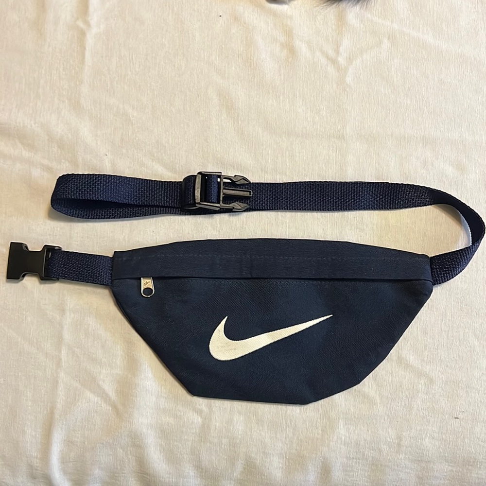 NWOT Nike - Belt Bag